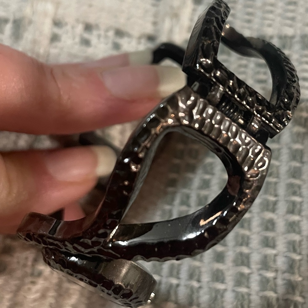Geneva bangle Watch - Picture 2 of 4